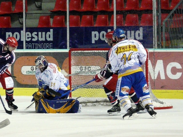 stopvillard.jpg