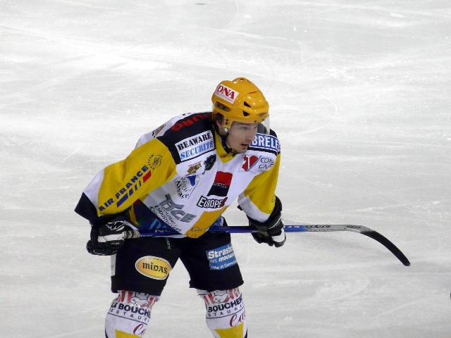 faceoffplayers.jpg